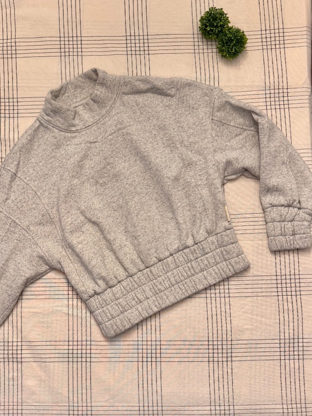Varley Gray Cropped Sweatshirt I XS I Elevated Athleisure